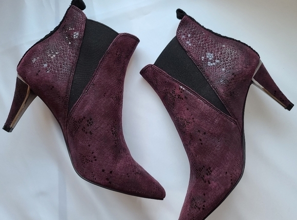 DKNY New Alani Booties Garnet Red Leather Slip On Snake Print Heel Size 7.5 - Picture 12 of 16